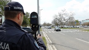 Za prekoračenje brzine 3.700 kazni